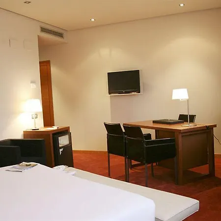 Silken Ciudad 4*