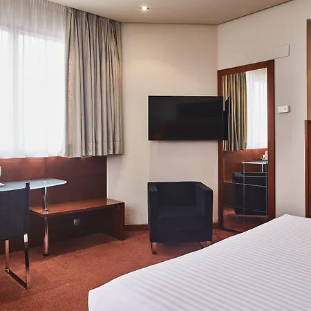 Silken Ciudad ホテル 4*