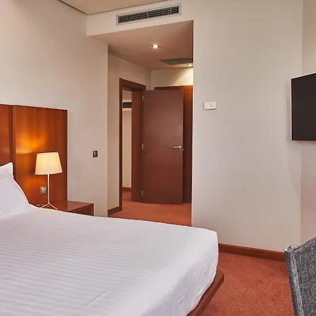 Hotel Silken Ciudad 4*