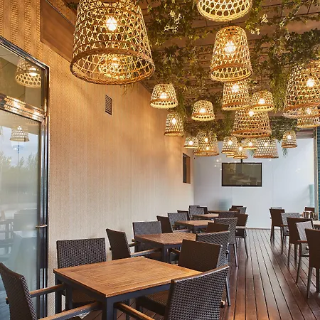 ホテル Silken Ciudad ヒホン