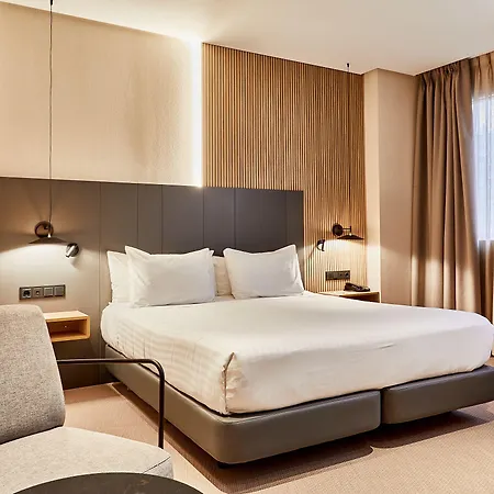 Silken Ciudad 4*