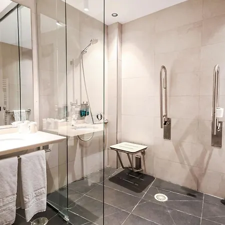 Silken Ciudad 4*