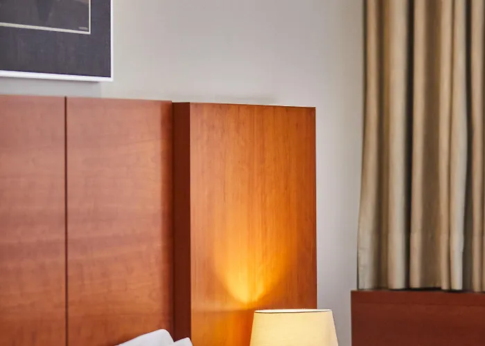 Otel Silken Ciudad 4*