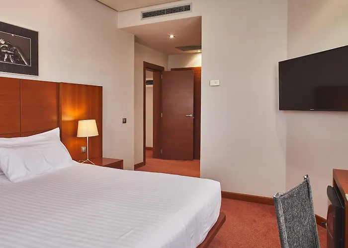 Otel Silken Ciudad 4*