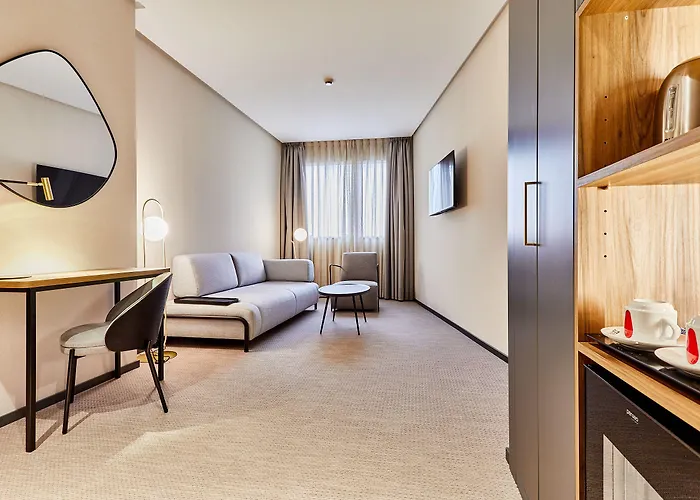 Otel Silken Ciudad 4*