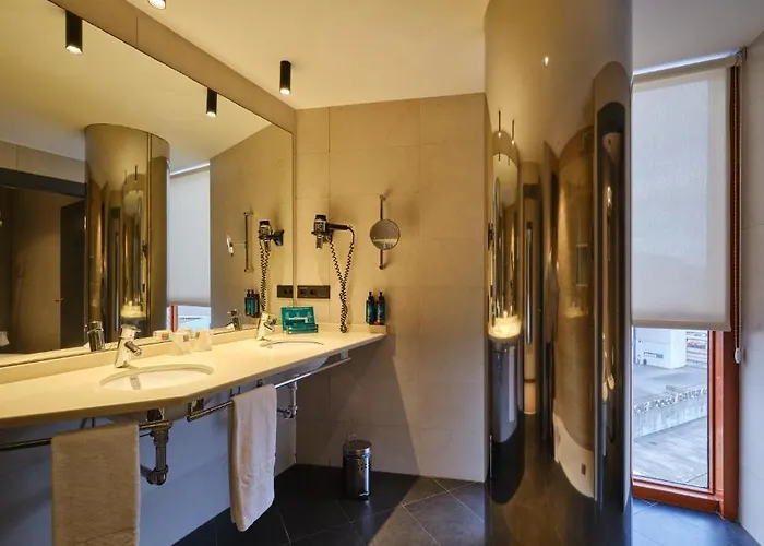 Silken Ciudad Ξενοδοχείο Χιχόν