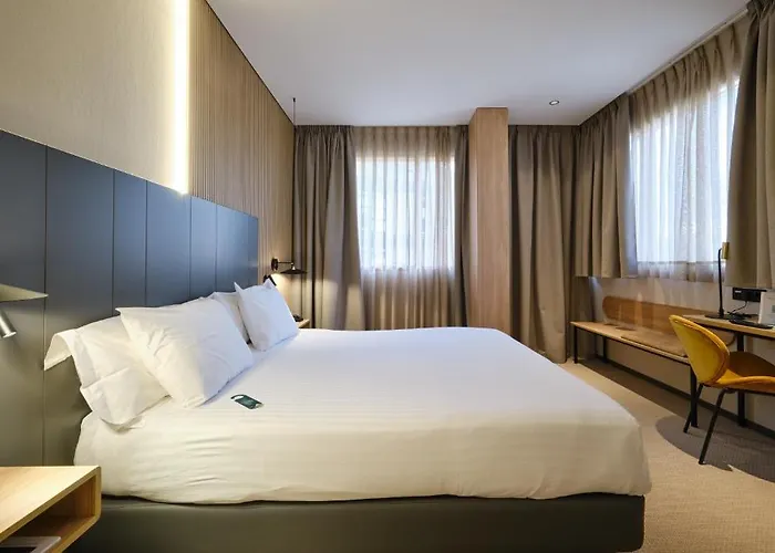 Hotel Silken Ciudad 4*