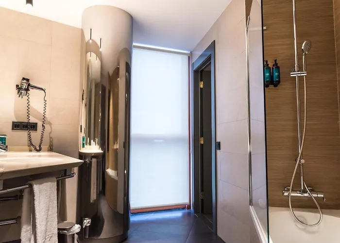 Silken Ciudad Otel 4*