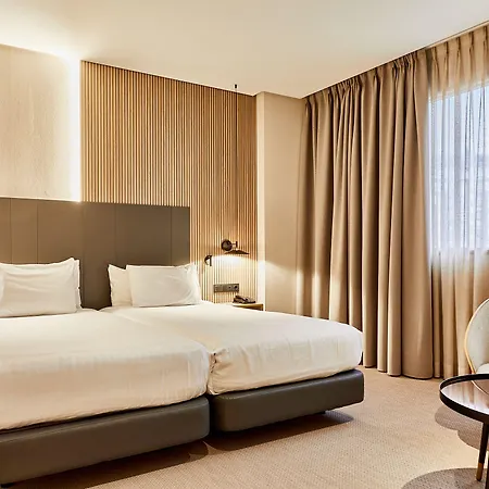 Silken Ciudad Hotell 4*