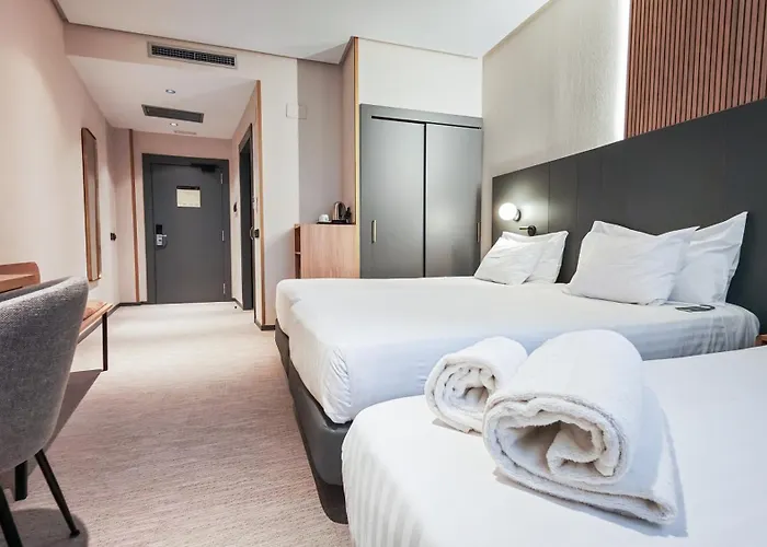 Szálloda Silken Ciudad 4*